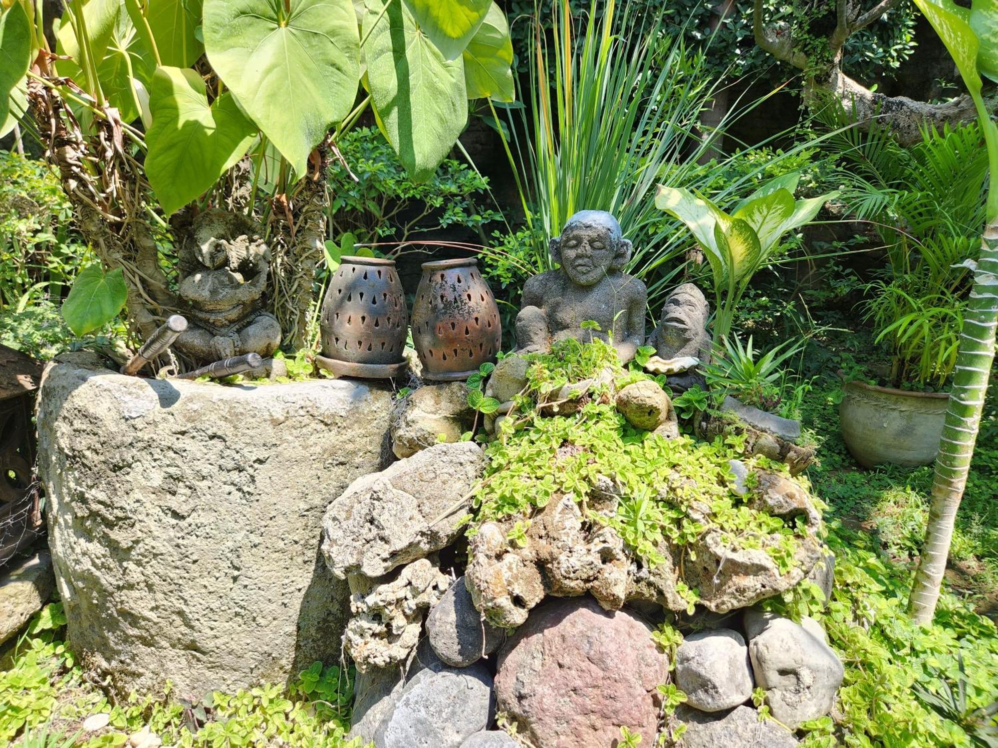 Villa Nesanur - Comfortable & Spacious Beachside Sanur ภายนอก รูปภาพ