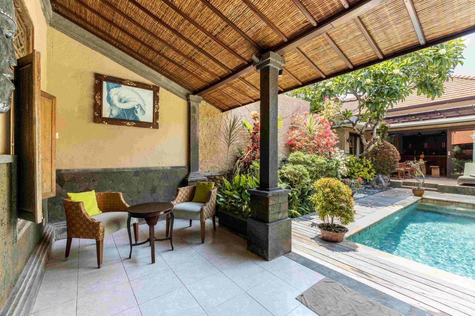 Villa Nesanur - Comfortable & Spacious Beachside Sanur ภายนอก รูปภาพ