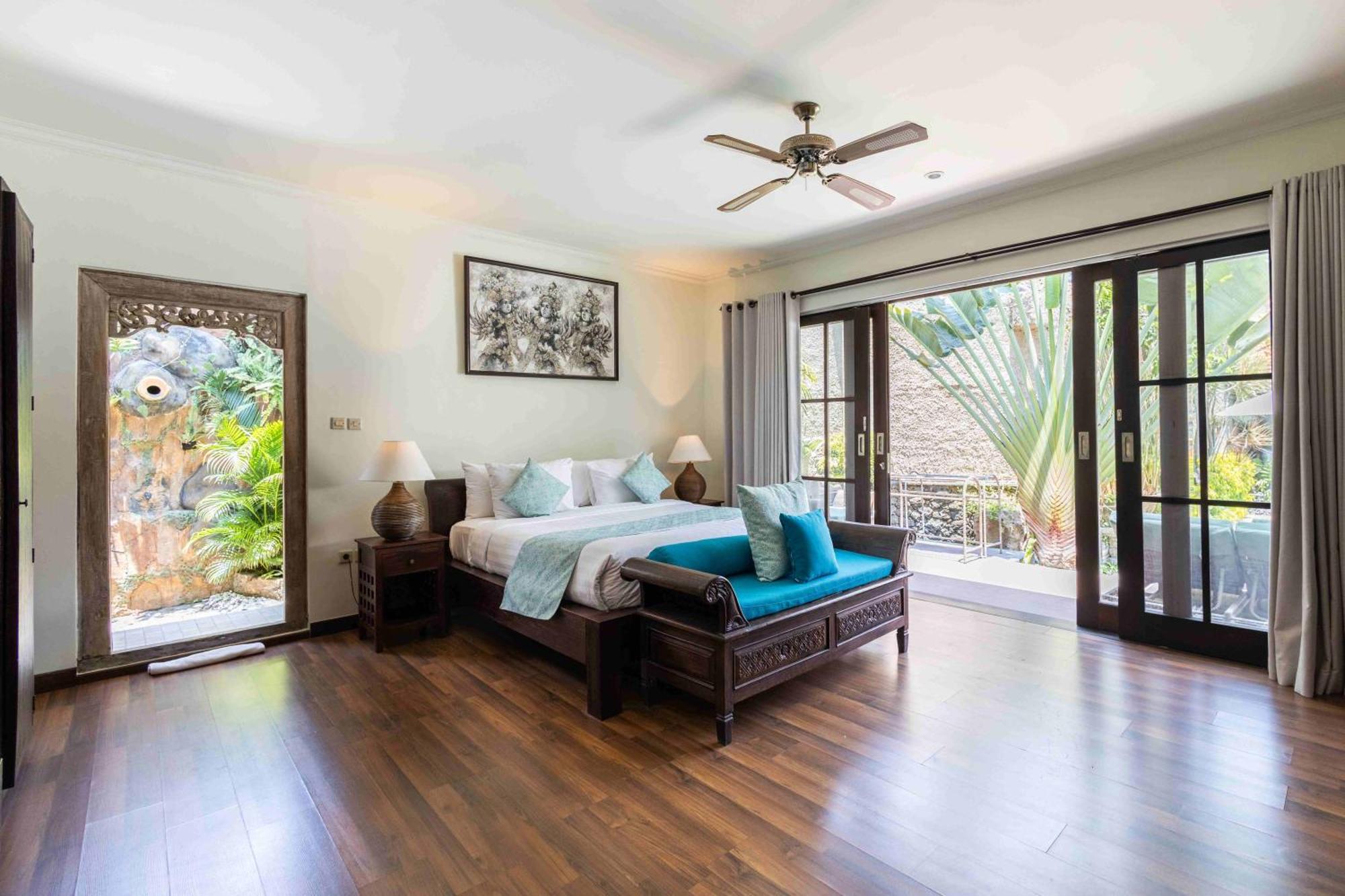 Villa Nesanur - Comfortable & Spacious Beachside Sanur ภายนอก รูปภาพ